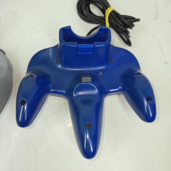 Vtg Nintendo 64 N64 Controllers Controller Wired Grey Blue Retro Gaming Video - Picture 7 of 10